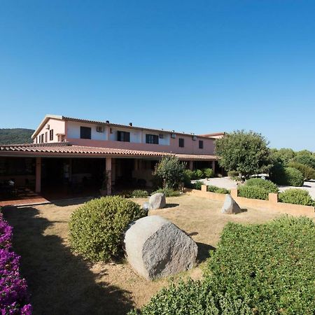 Hotel Su Giudeu Chia Esterno foto