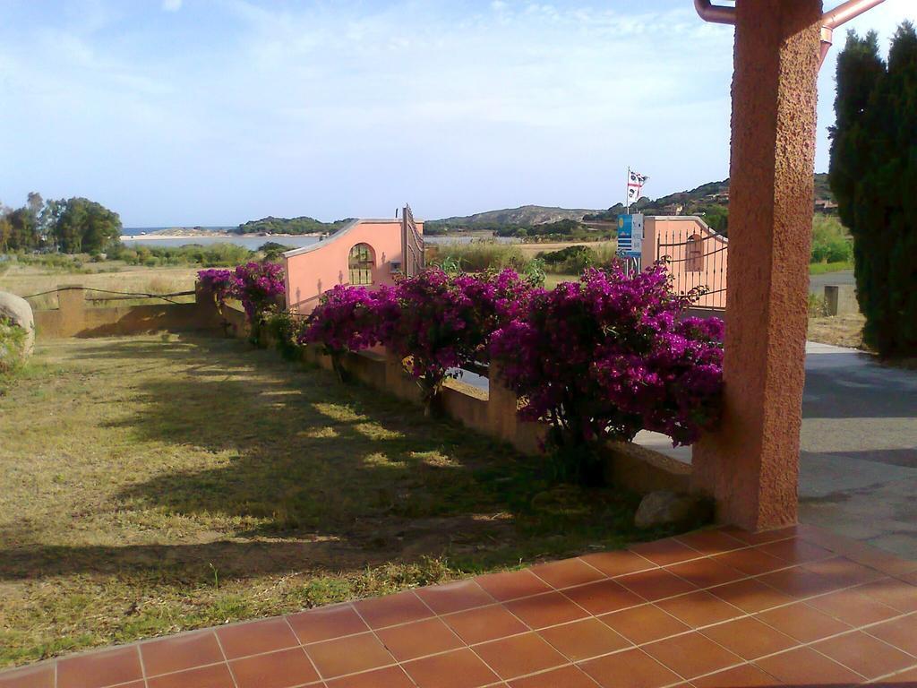 Hotel Su Giudeu Chia Esterno foto