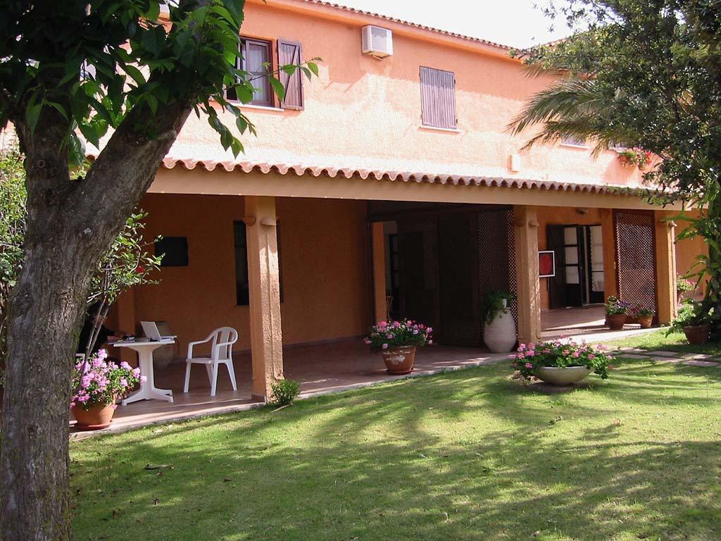 Hotel Su Giudeu Chia Esterno foto