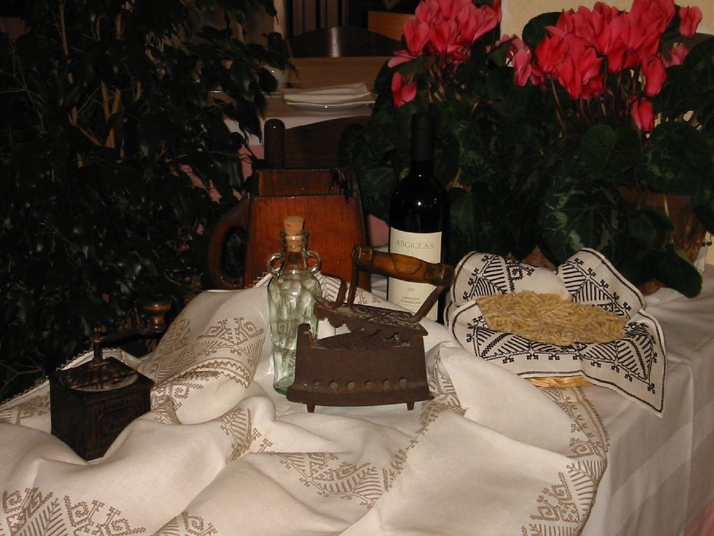 Hotel Su Giudeu Chia Esterno foto