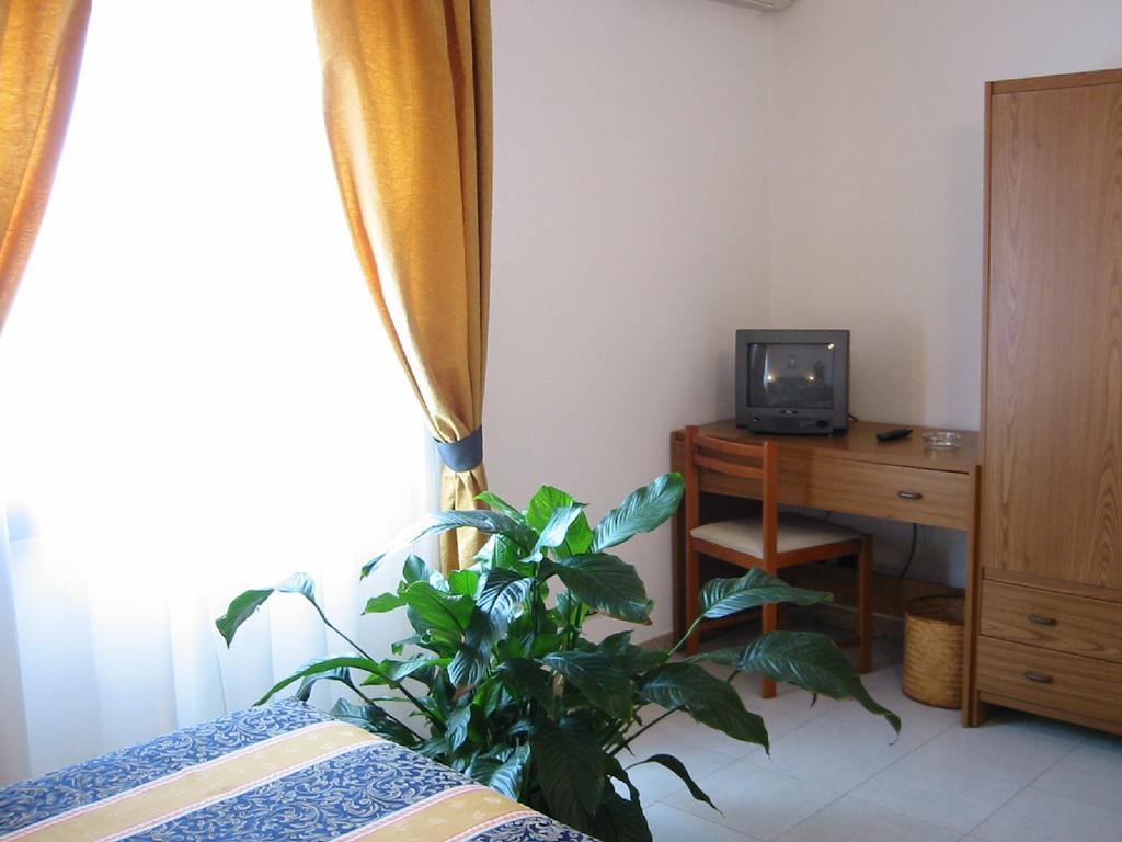 Hotel Su Giudeu Chia Camera foto