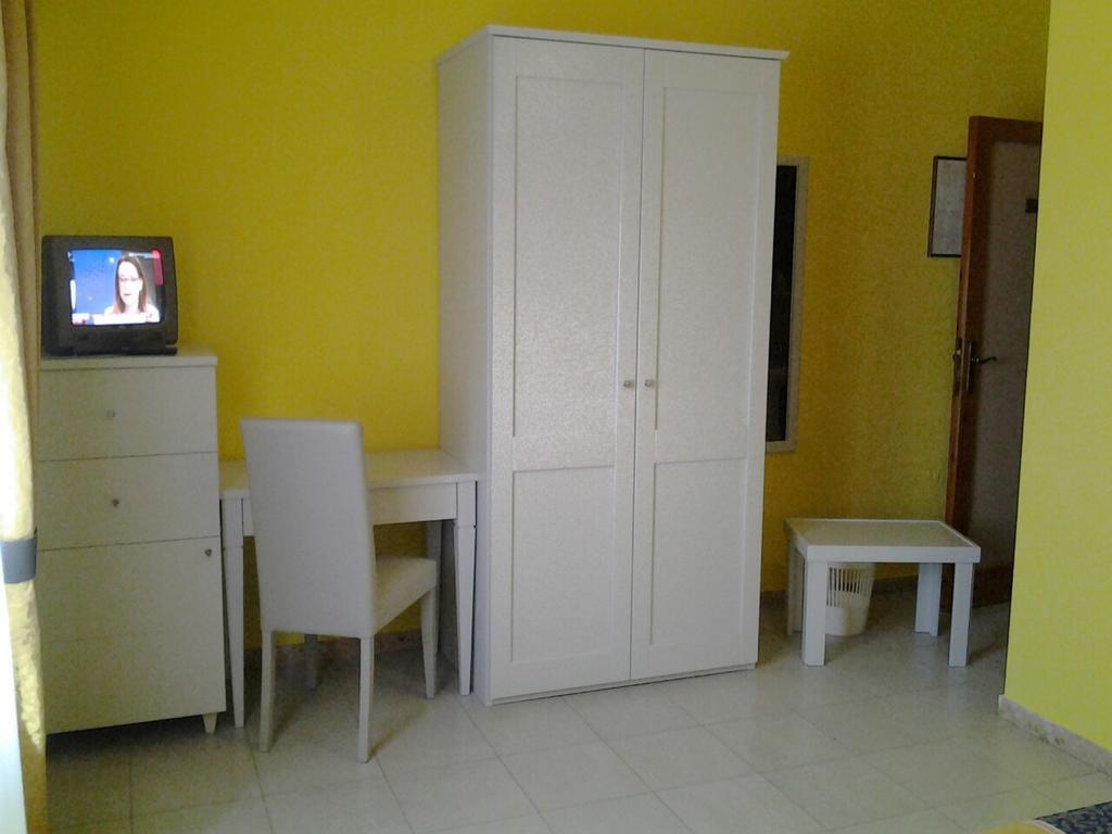 Hotel Su Giudeu Chia Esterno foto