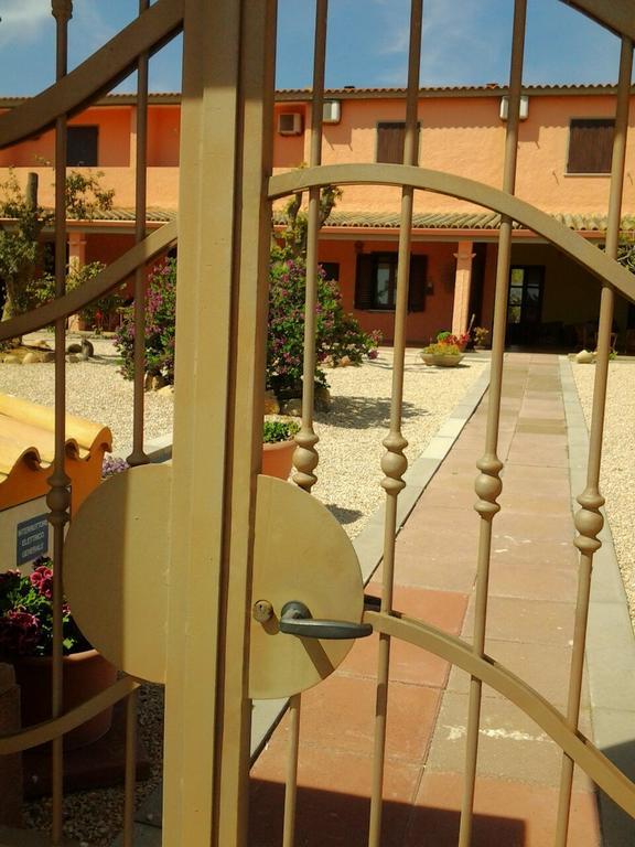 Hotel Su Giudeu Chia Esterno foto