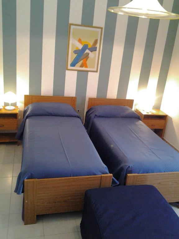 Hotel Su Giudeu Chia Esterno foto