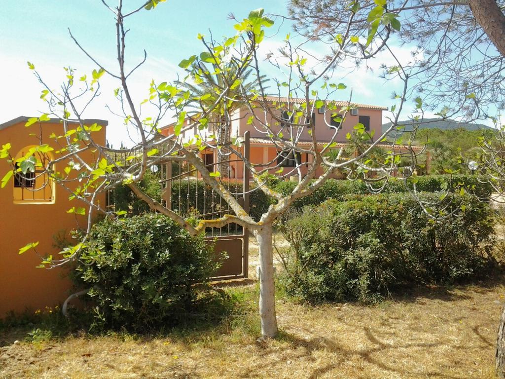 Hotel Su Giudeu Chia Esterno foto